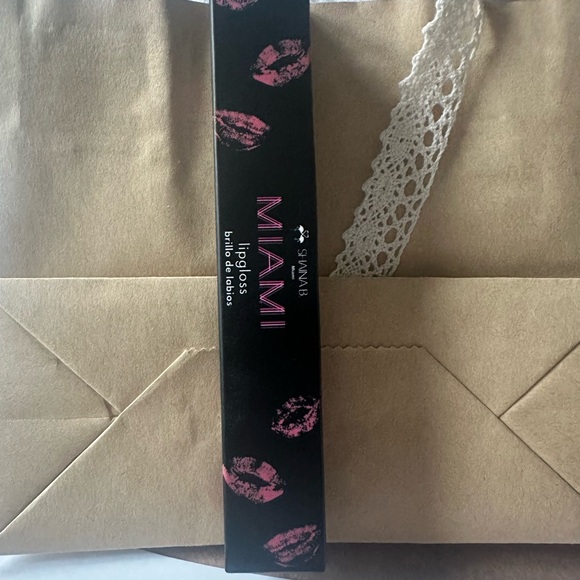 NEW - Besitos Lipgloss - Picture 5 of 5